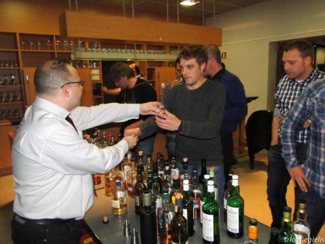 diestsewhiskyclubbalblairtasting16okt2015047.jpg